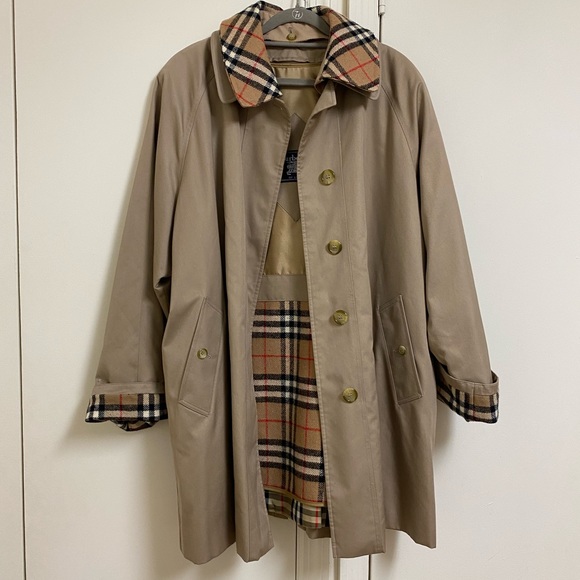 Burberry vintage oversized trench with wool lining